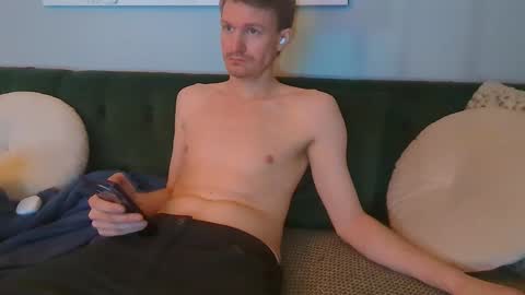 Max Powers online show from December 3, 3:41 am