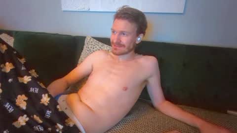 Max Powers online show from December 24, 7:39 am