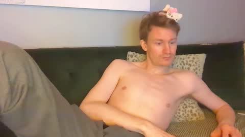 Max Powers online show from December 25, 6:52 am