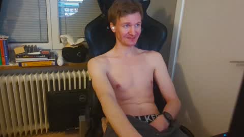 Max Powers online show from December 25, 7:13 pm