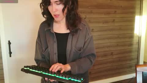 audradeer online show from October 21, 12:28 pm