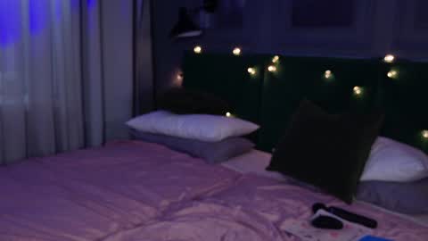 Snapshot of audreyalright chatting on December 3, 8:38 am Audrey online show from December 3, 8:38 am