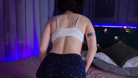 Snapshot of audreyalright chatting on December 26, 5:37 am Audrey online show from December 26, 5:37 am