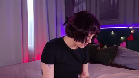 Snapshot of audreyalright chatting on February 14, 9:03 am Audrey online show from February 14, 9:03 am