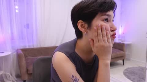 Snapshot of audreyalright chatting on September 22, 7:10 am Audrey online show from September 22, 7:10 am