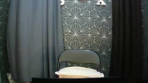 Audrey online show from November 7, 2:55 am