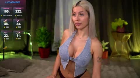 Snapshot of audreyzanne chatting on February 17, 10:56 am Isabella online show from February 17, 10:56 am