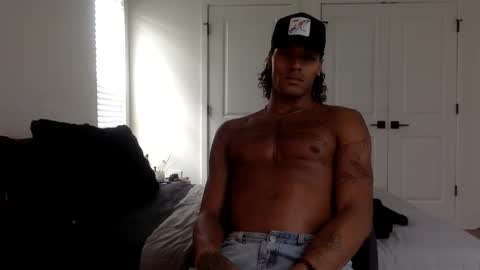 augiexrated online show from April 7, 8:20 pm