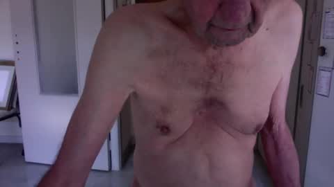 auguste061400 online show from January 10, 9:44 am