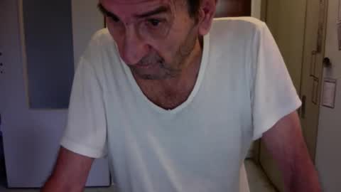 auguste061400 online show from November 7, 9:42 am