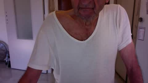 auguste061400 online show from November 28, 9:23 am