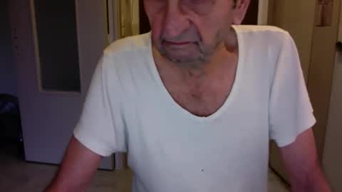 auguste061400 online show from December 16, 9:14 am