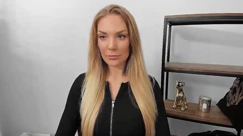 Snapshot of aullorasensual chatting on March 28, 6:13 am AulloraSensual online show from March 28, 6:13 am