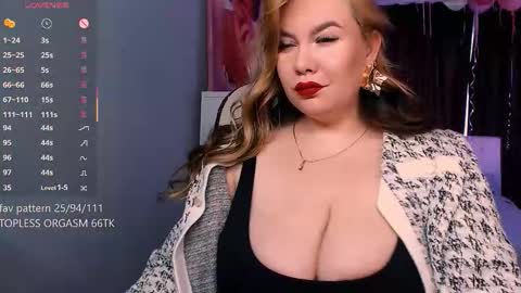 Aura FOLLOW ME online show from March 4, 7:03 am