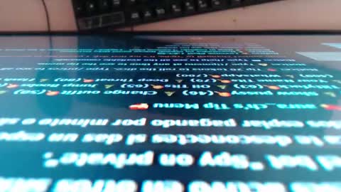 Snapshot of aura_ch chatting on December 4, 10:57 am Aura online show from December 4, 10:57 am