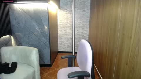 aura_cute_ online show from April 12, 3:44 am