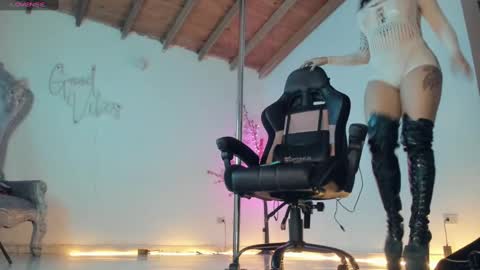 aura online show from March 10, 10:37 am