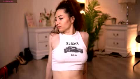 Snapshot of auram00n chatting on February 20, 9:26 pm Aura online show from February 20, 9:26 pm