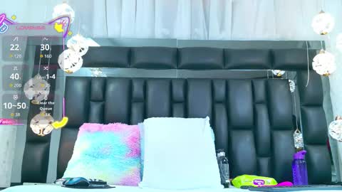 Snapshot of auraross chatting on October 26, 7:31 pm Aura online show from October 26, 7:31 pm