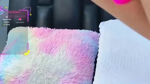 Snapshot of auraross chatting on November 22, 7:13 pm Aura online show from November 22, 7:13 pm