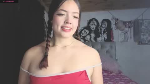 Snapshot of aurasensorial27 chatting on June 3, 2:03 am aurasensorial27 online show from June 3, 2:03 am