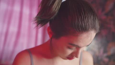 Snapshot of auromora chatting on December 19, 7:51 am Nayeon online show from December 19, 7:51 am