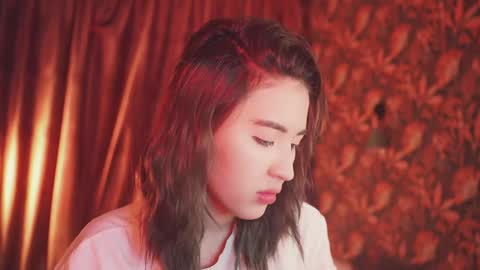 Snapshot of auromora chatting on December 20, 3:10 pm Nayeon online show from December 20, 3:10 pm