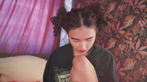 Snapshot of auromora chatting on December 22, 8:38 am Nayeon online show from December 22, 8:38 am