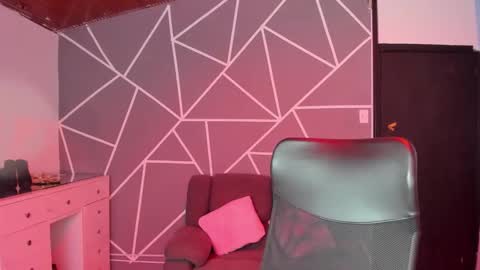 aurora online show from November 25, 4:29 pm