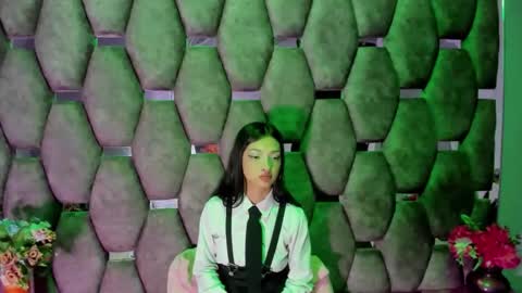 aurora online show from December 18, 4:02 pm