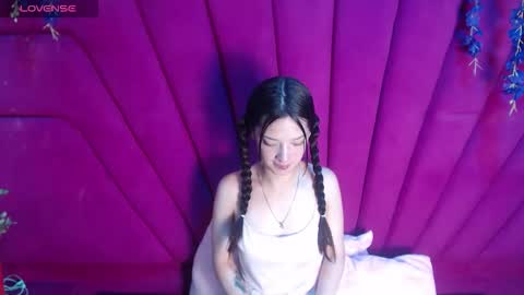 aurora online show from May 12, 2:58 pm