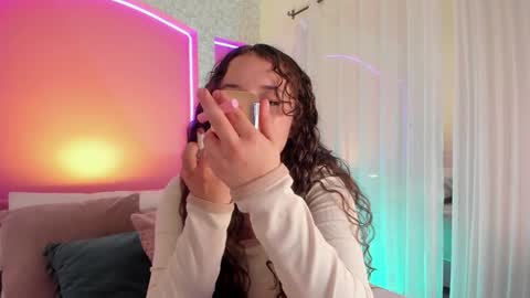 Aurora online show from December 18, 7:41 pm