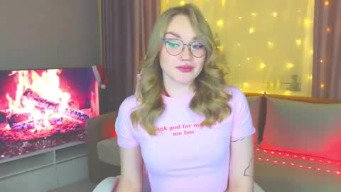 Snapshot of aurora_golden chatting on January 16, 7:20 pm Kate online show from January 16, 7:20 pm