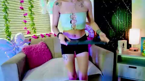 Snapshot of aurora_petitee chatting on June 16, 1:36 pm Aurora online show from June 16, 1:36 pm