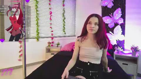 Snapshot of aurora_petitee chatting on July 1, 12:18 pm Aurora online show from July 1, 12:18 pm