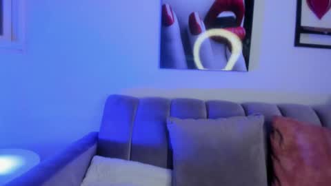 Snapshot of aurora_rainbow chatting on October 23, 3:17 am aurora_rainbow online show from October 23, 3:17 am