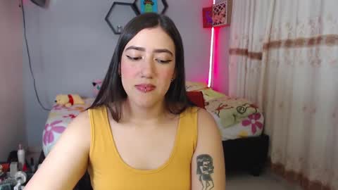 Snapshot of aurora_shy_ chatting on February 8, 1:32 am Aurora  online show from February 8, 1:32 am