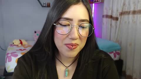 Snapshot of aurora_shy_ chatting on February 18, 11:19 pm Aurora  online show from February 18, 11:19 pm