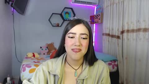 Snapshot of aurora_shy_ chatting on February 26, 12:05 am Aurora  online show from February 26, 12:05 am