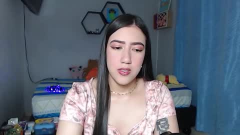 Snapshot of aurora_shy_ chatting on October 12, 9:52 am Aurora  online show from October 12, 9:52 am