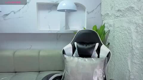 Snapshot of aurora_tp chatting on February 10, 7:29 pm AURORA online show from February 10, 7:29 pm