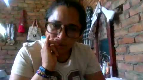 Snapshot of auroraangels1 chatting on May 26, 9:11 pm auroraangels1 online show from May 26, 9:11 pm