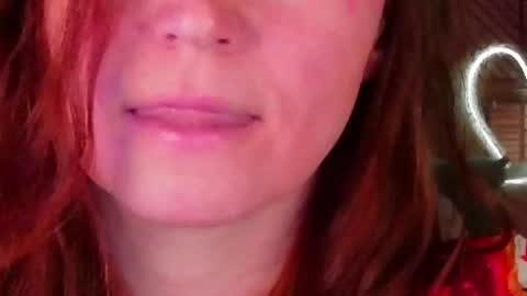 auroraborealis__ online show from November 26, 6:47 am