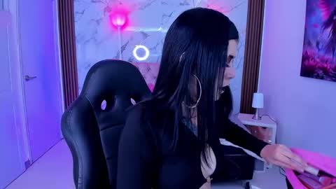 Aurora Diaz online show from November 19, 8:09 pm