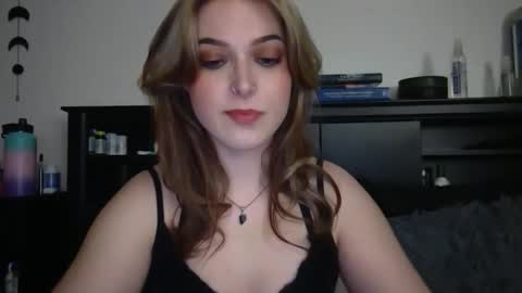 auroralightz1 online show from February 14, 3:36 am