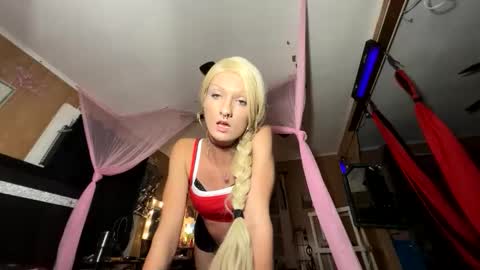 Destiny Nicole online show from May 14, 4:30 am