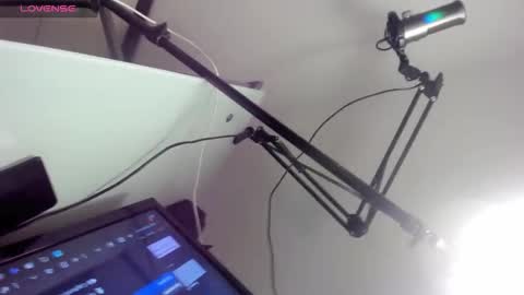 aurore online show from October 22, 12:05 pm