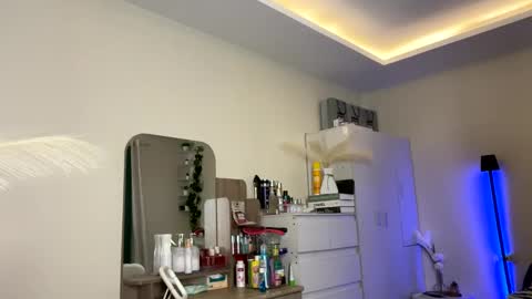 Snapshot of aus_thin02 chatting on January 10, 7:04 pm Austin online show from January 10, 7:04 pm