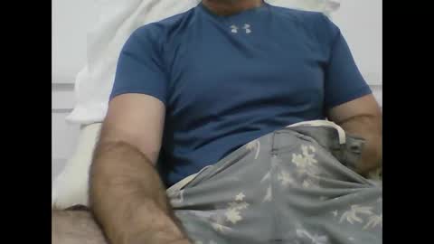 Snapshot of aussdiver chatting on December 16, 5:17 am Aussie online show from December 16, 5:17 am