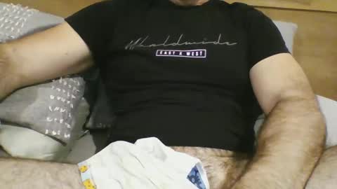 Snapshot of aussdiver chatting on January 19, 11:45 am Aussie online show from January 19, 11:45 am